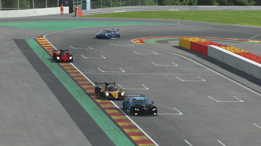 Lap 95 - Traffic and strong competition did not allow easy overtakes.jpg
